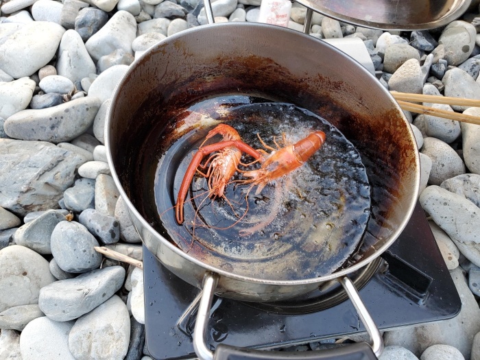 古座川_テナガエビ調理中